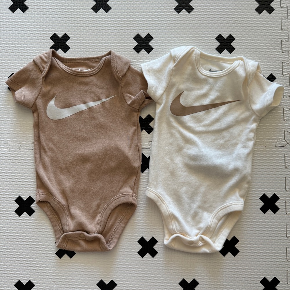 Set of 2 Nike newborn infant 0-6m bodysuits